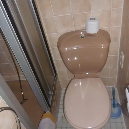 Zur Moselbrucke Ξενοδοχείο *